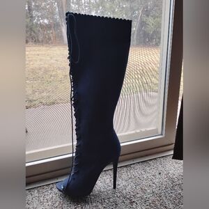Sold Shoe Dazzle boots